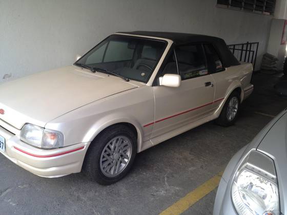 FORD ESCORT 1.8 XR3 CONVERSÍVEL 8V ÁLCOOL 2P MANUAL